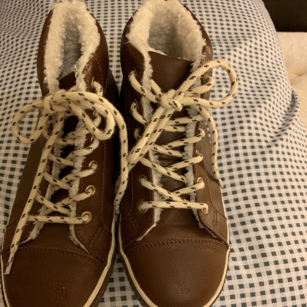Gymboree size 3 shoes for boys